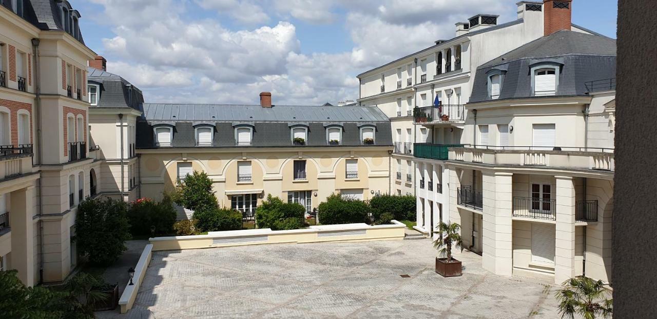 Cosy Apartment Carre Elysee Serris Exterior photo
